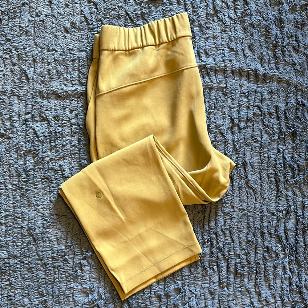 Lululemon On the Fly Cropped Pant